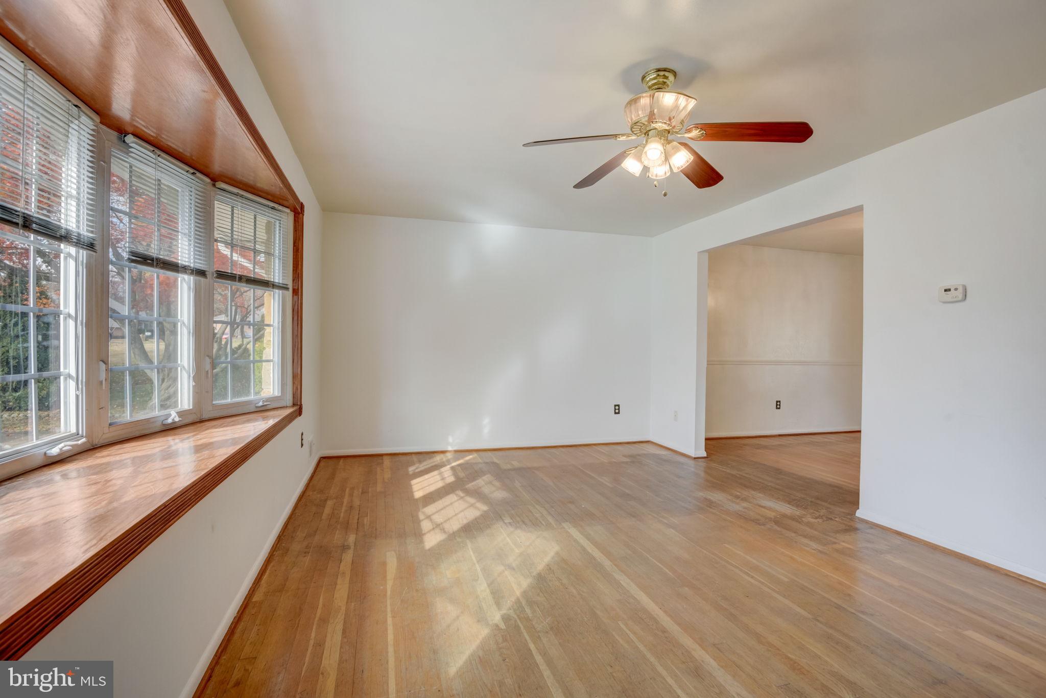 2934 Craiglawn Road Silver Spring, MD 20904 - Photo 4 of 39 4 - Living Room - Main Level