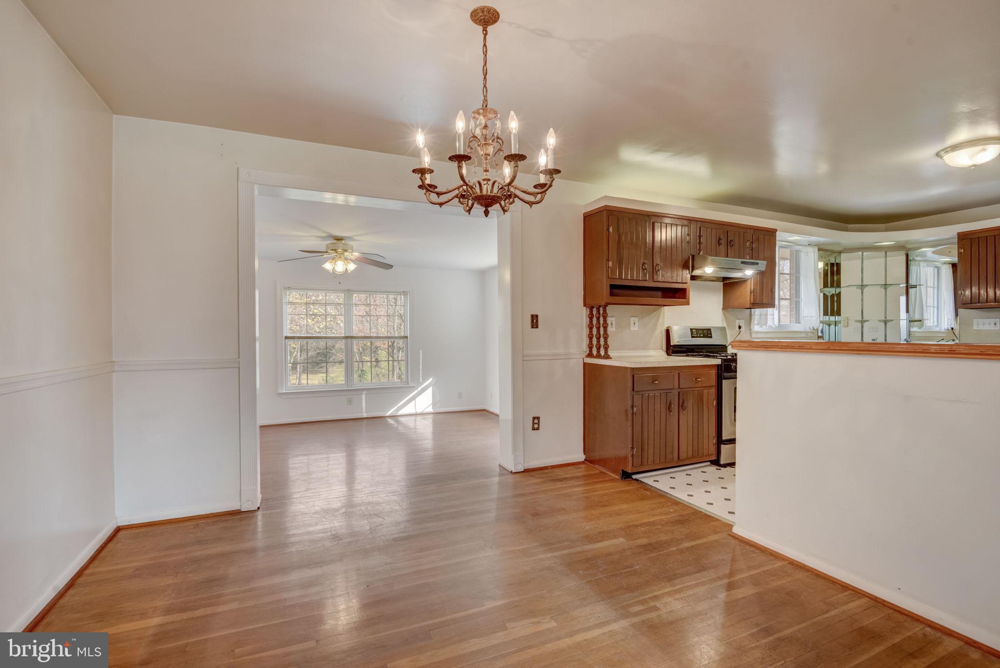 2934 Craiglawn Road Silver Spring, MD 20904 - Photo 7 of 39 7 - Dining Room on left ; Kitchen on Right - Main
