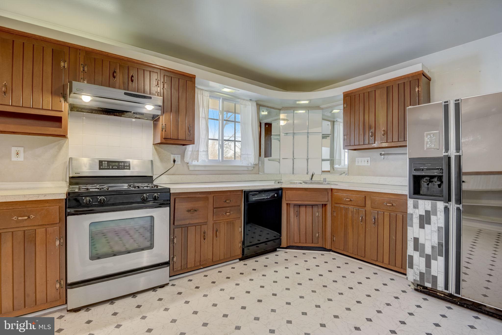 2934 Craiglawn Road Silver Spring, MD 20904 - Photo 9 of 39 9 - Full Kitchen - Main Level