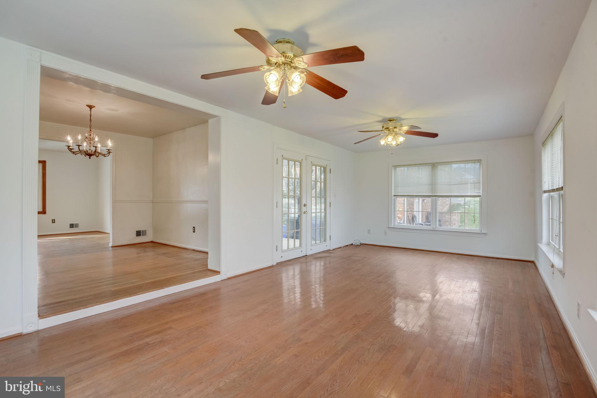 2934 Craiglawn Road Silver Spring, MD 20904 - Photo 10 of 39 10 - Dining Room (Left) ; Sun Room (Right) - Main