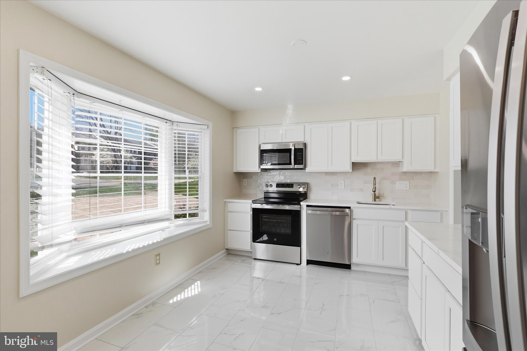 4635 Linmar Court Alexandria, VA 22312 - Photo 3 of 37