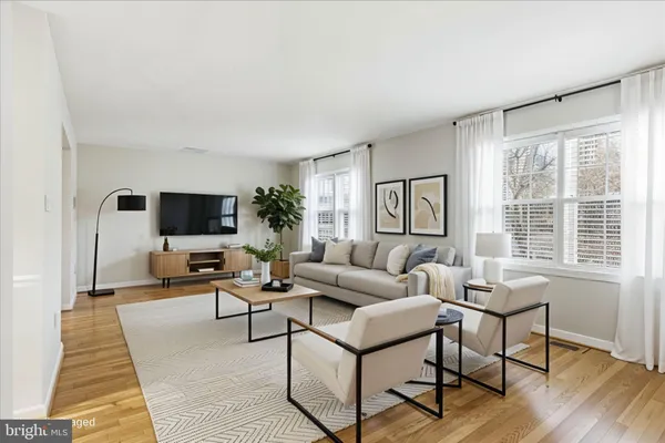 $3,200 | 4635 Linmar Court, Alexandria, VA 22312