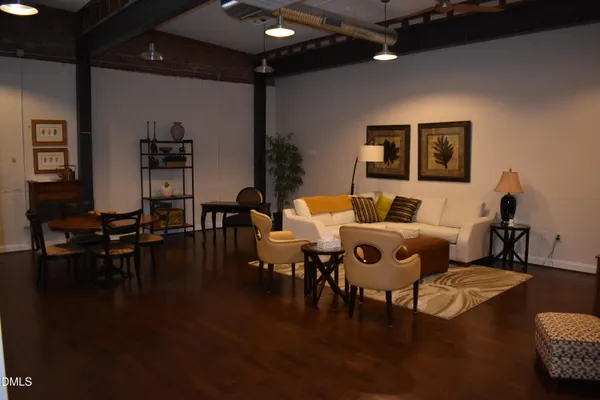 $1,800 | 231 South Chatham Avenue, Unit B, Siler City, NC 27344