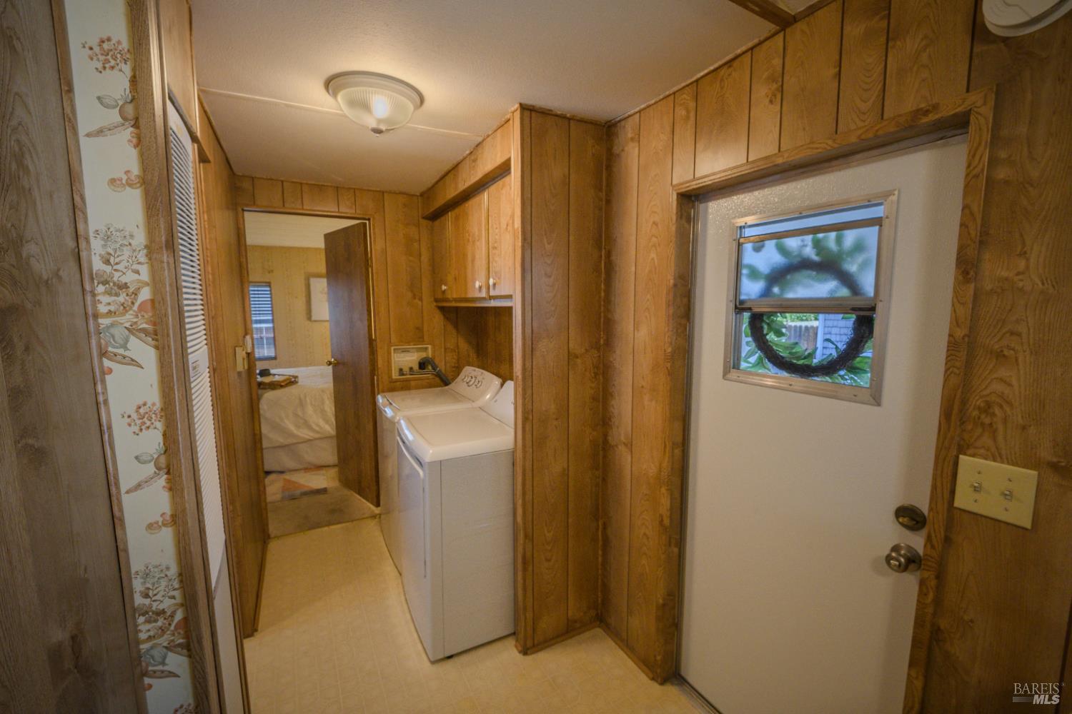 14 Balboa Court Fairfield, CA 94533 - Photo 14 of 27 a bathroom with a tub and shower