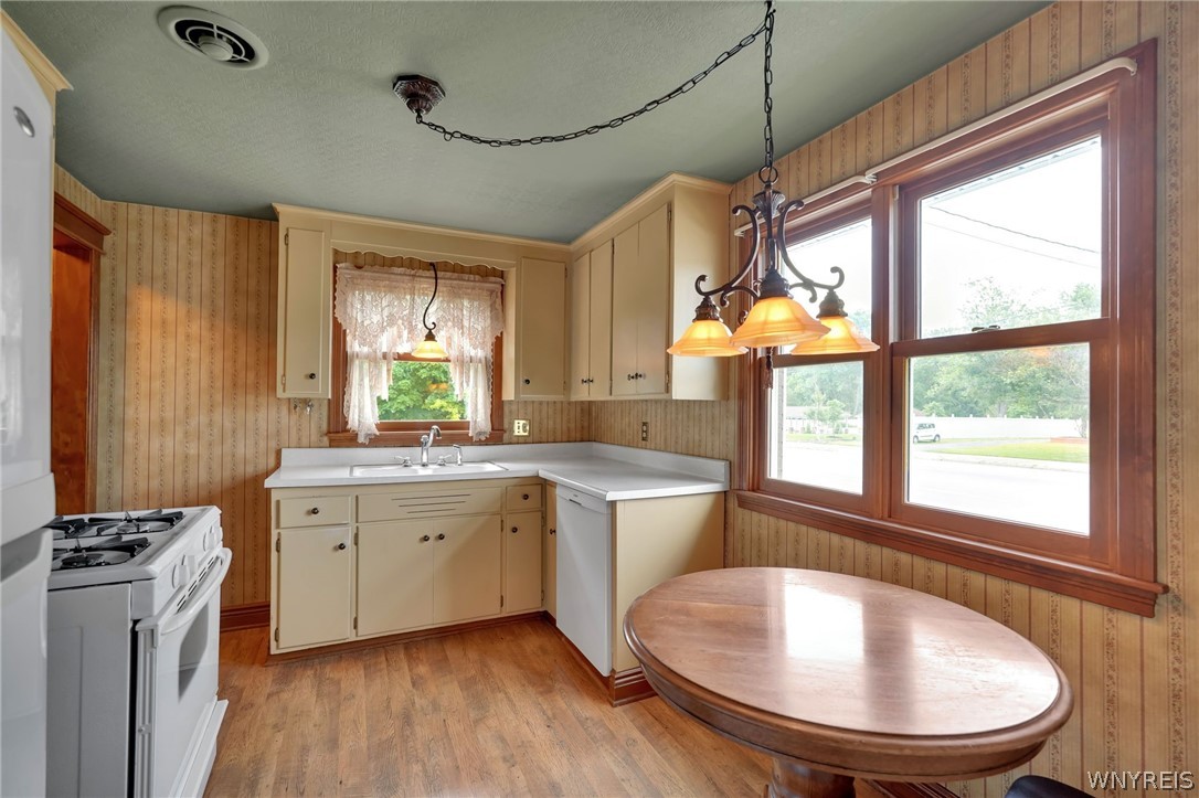 1904 Union Road West Seneca, NY 14224 - Photo 15 of 27 Gallery Image 15