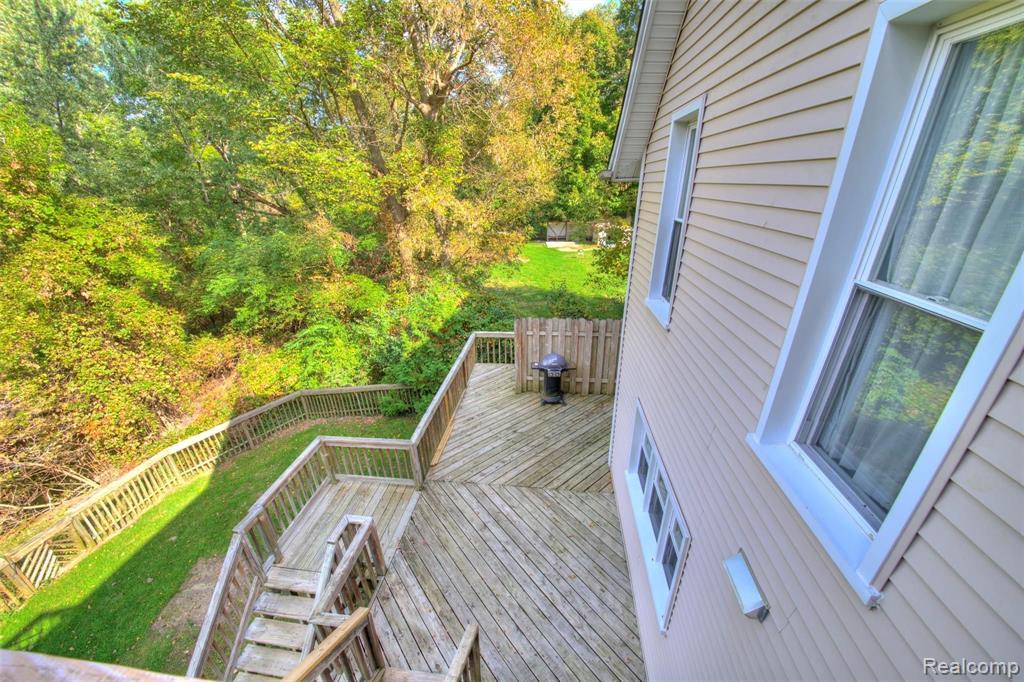 29214 Dresden Street Farmington Hills, MI 48336 - Photo 13 of 49