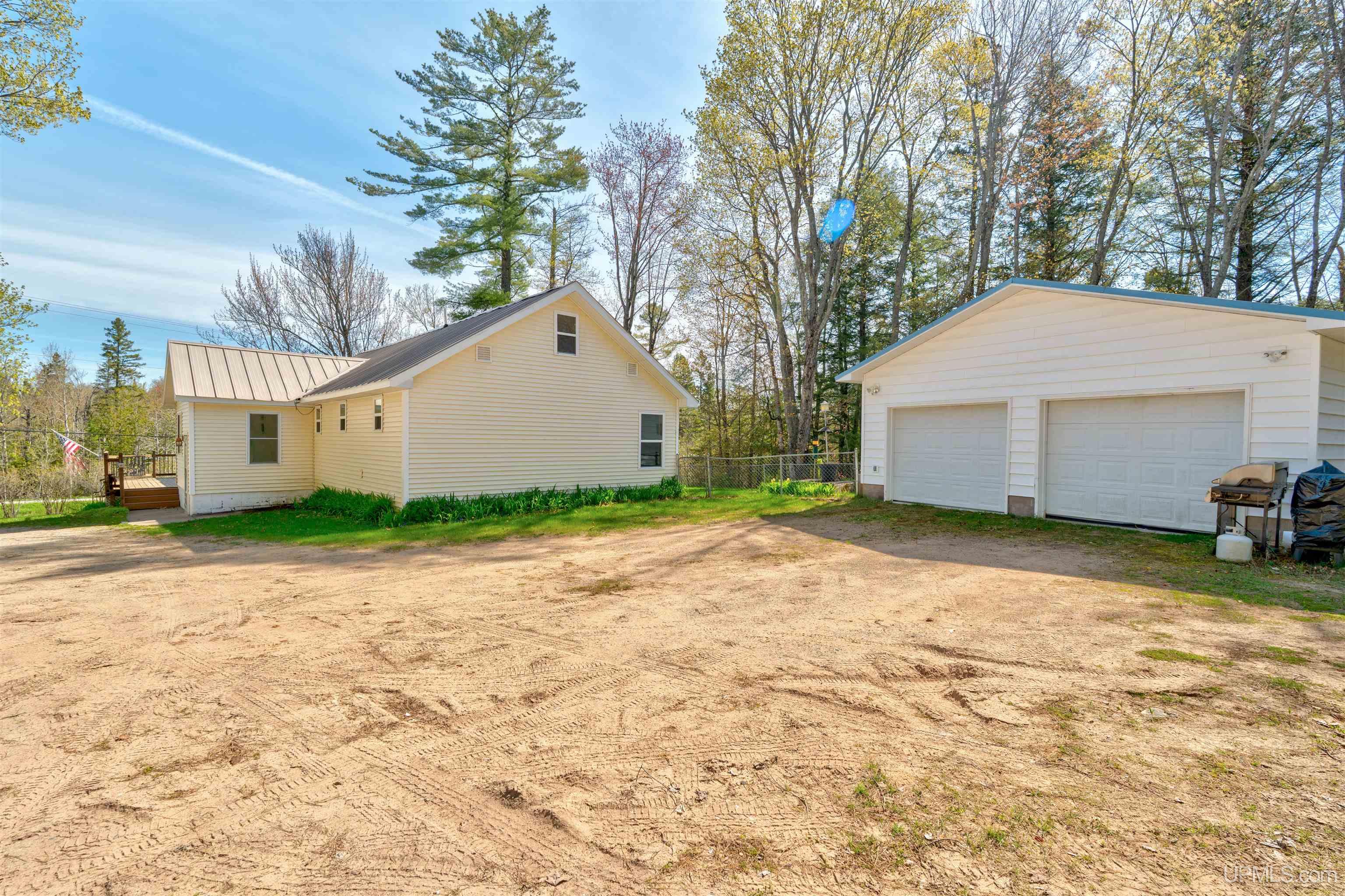 10057 East Co Road Munising, MI 49862 - Photo 3 of 50