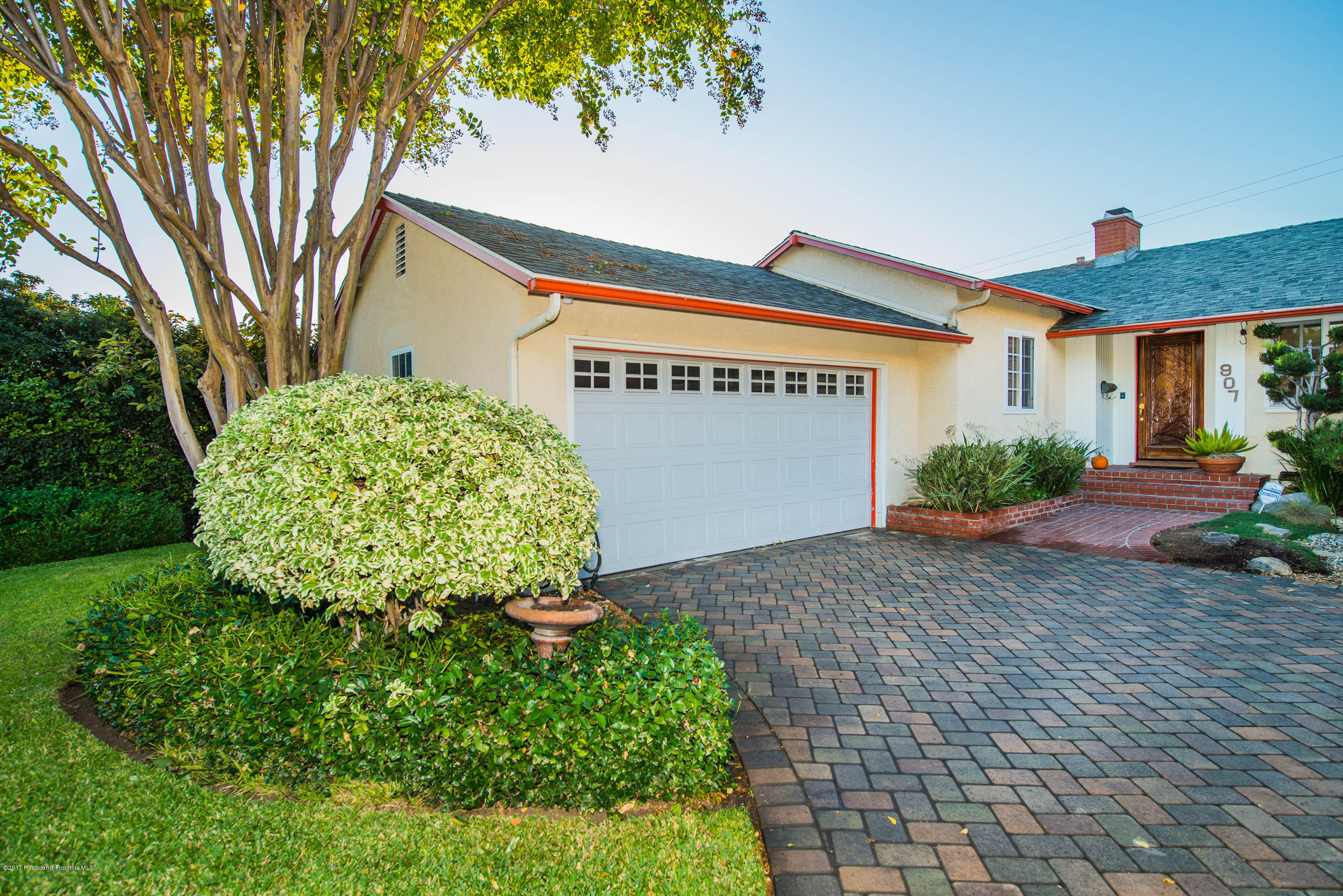907 Bethany Road Burbank, CA 91504 - Photo 2 of 49 RSU_2574