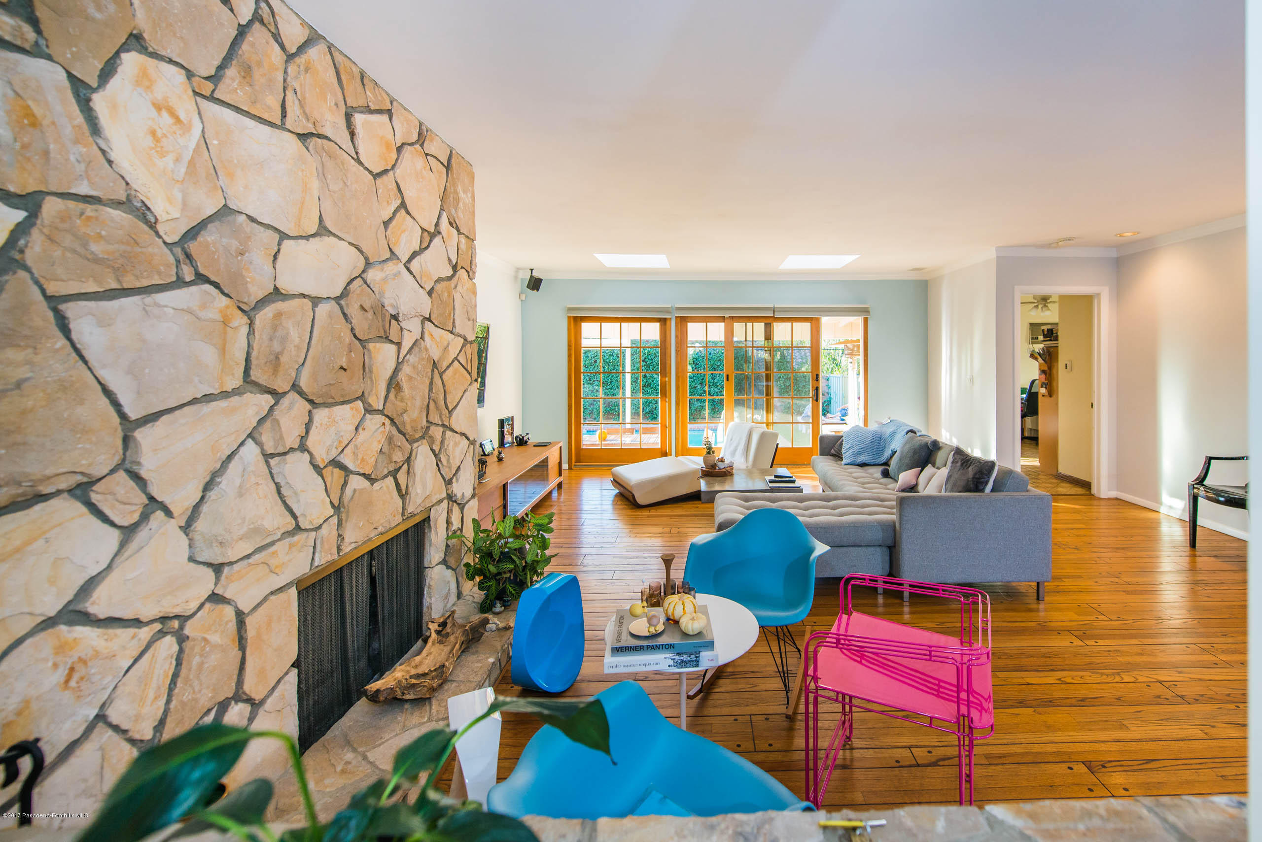 907 Bethany Road Burbank, CA 91504 - Photo 8 of 49 RSU_2534