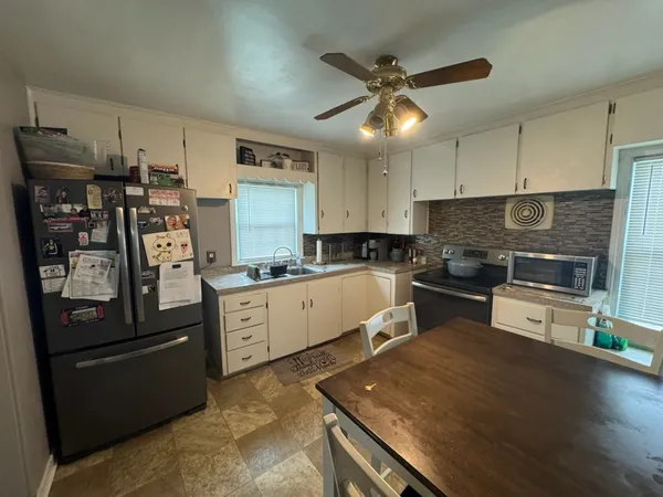 $104,900 | 1212 East 15th Street, Sterling, IL 61081