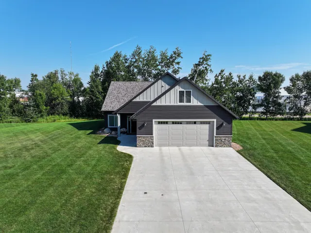 $529,000 | 250 Rodeo Road, Alexandria, MN 56308