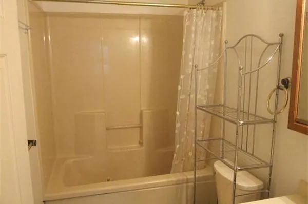 $3,900 | 43 Merrymount Road, Unit 7, Quincy, MA 02169