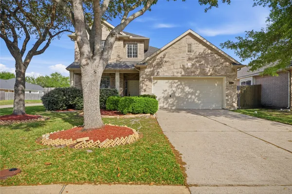$2,700 | 422 Abbey Lane, League City, TX 77573