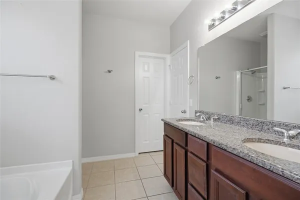 $2,700 | 422 Abbey Lane, League City, TX 77573