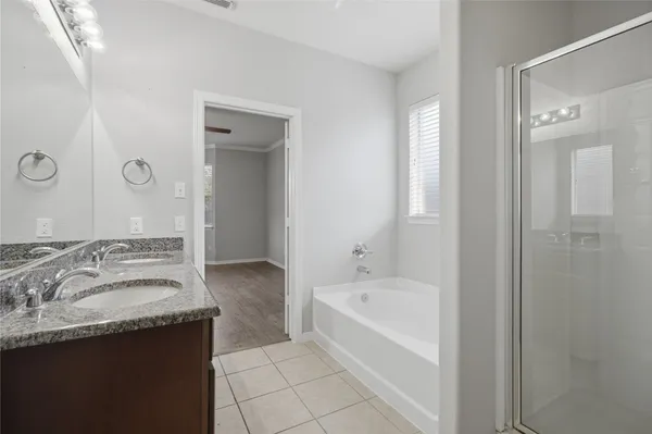 $2,700 | 422 Abbey Lane, League City, TX 77573