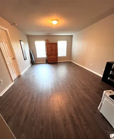 $2,700 | 422 Abbey Lane, League City, TX 77573