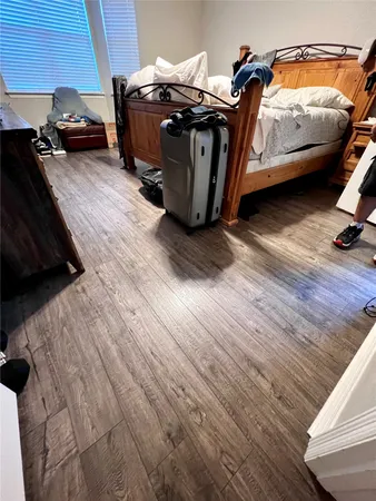 $2,700 | 422 Abbey Lane, League City, TX 77573