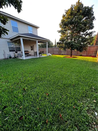 $2,700 | 422 Abbey Lane, League City, TX 77573