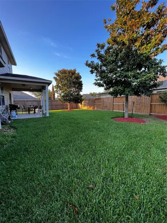 $2,700 | 422 Abbey Lane, League City, TX 77573