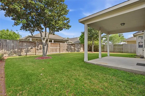 $2,700 | 422 Abbey Lane, League City, TX 77573