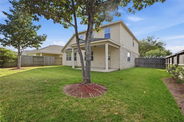 $2,700 | 422 Abbey Lane, League City, TX 77573