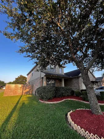 $2,700 | 422 Abbey Lane, League City, TX 77573