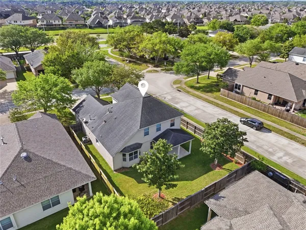 $2,700 | 422 Abbey Lane, League City, TX 77573