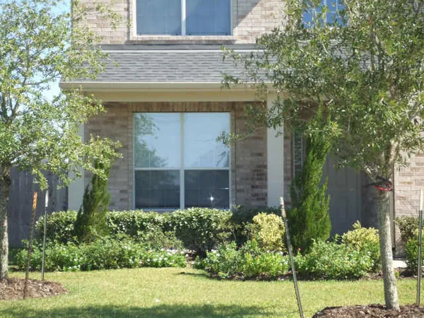 $2,700 | 422 Abbey Lane, League City, TX 77573