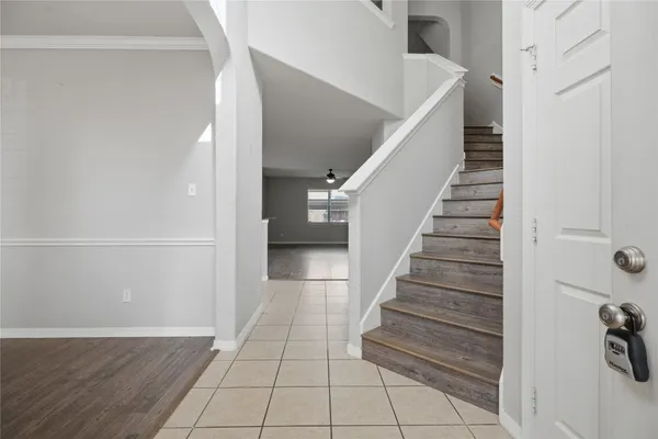 $2,700 | 422 Abbey Lane, League City, TX 77573