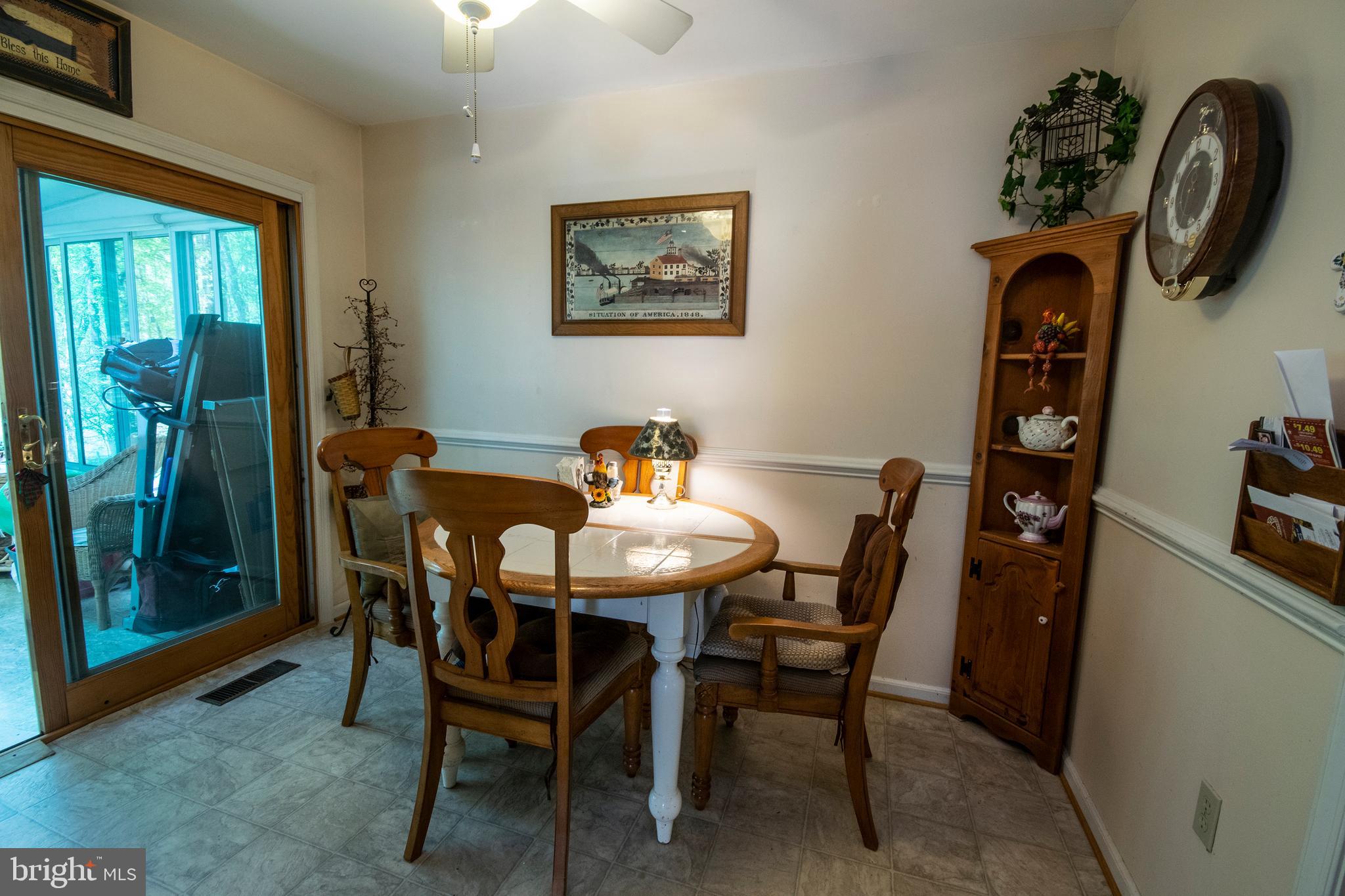 8601 Hancock Road Spotsylvania, VA 22553 - Photo 8 of 33 Eating area next to the kitchen
