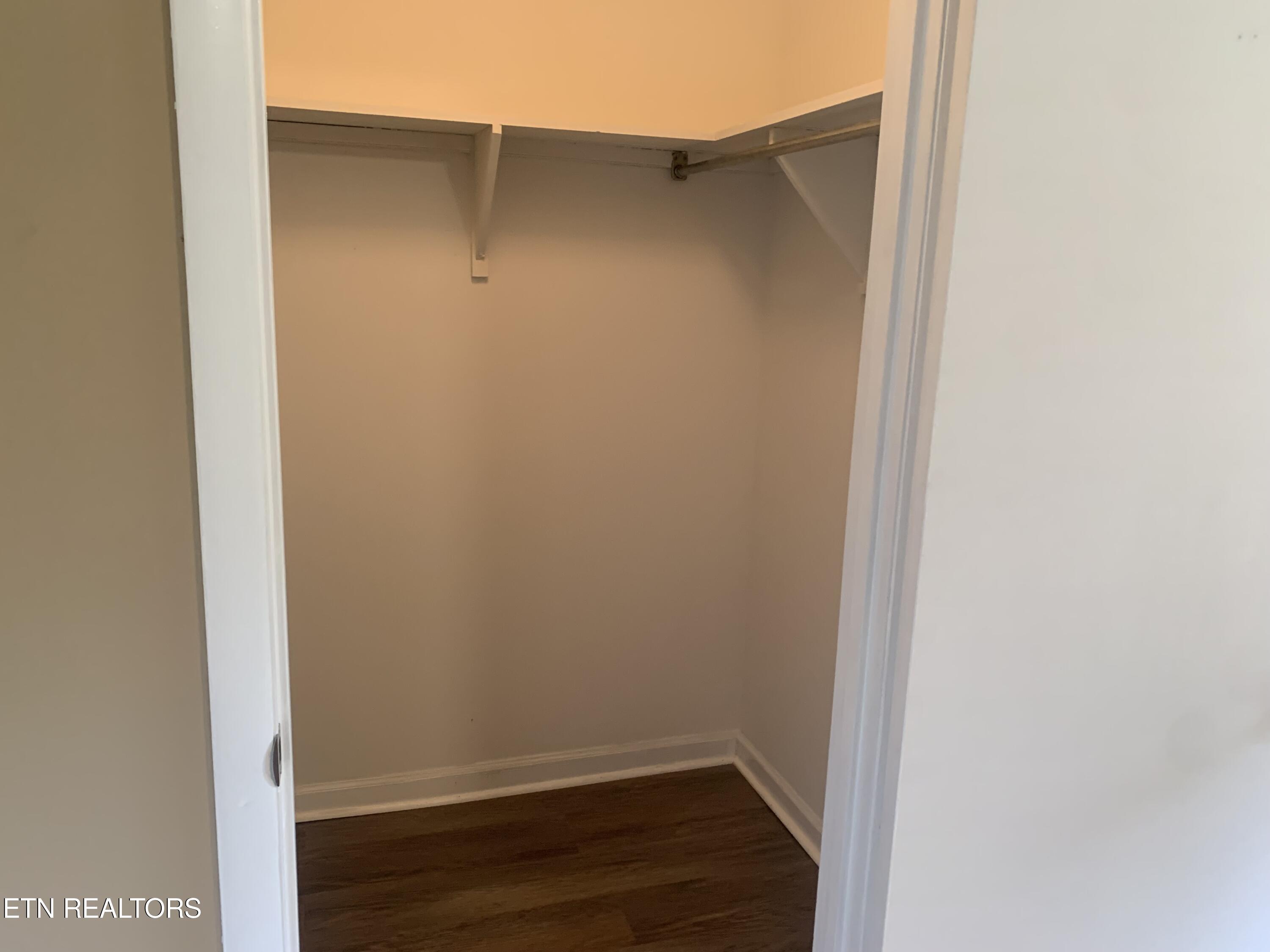 503 Old Edgemoor Lane Powell, TN 37849 - Photo 13 of 18 master closet