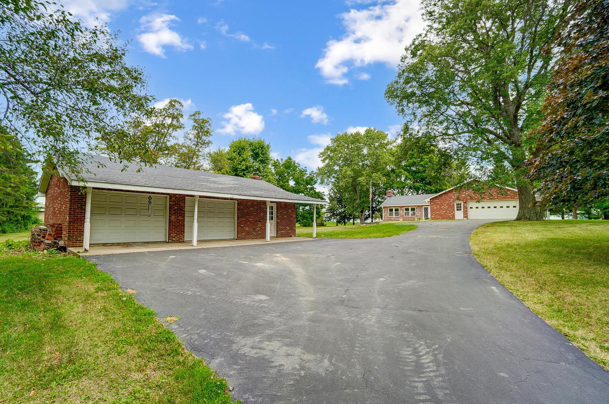 4540 Goodson Road West Jefferson, OH 43162 - Photo 7 of 82 Driveway View