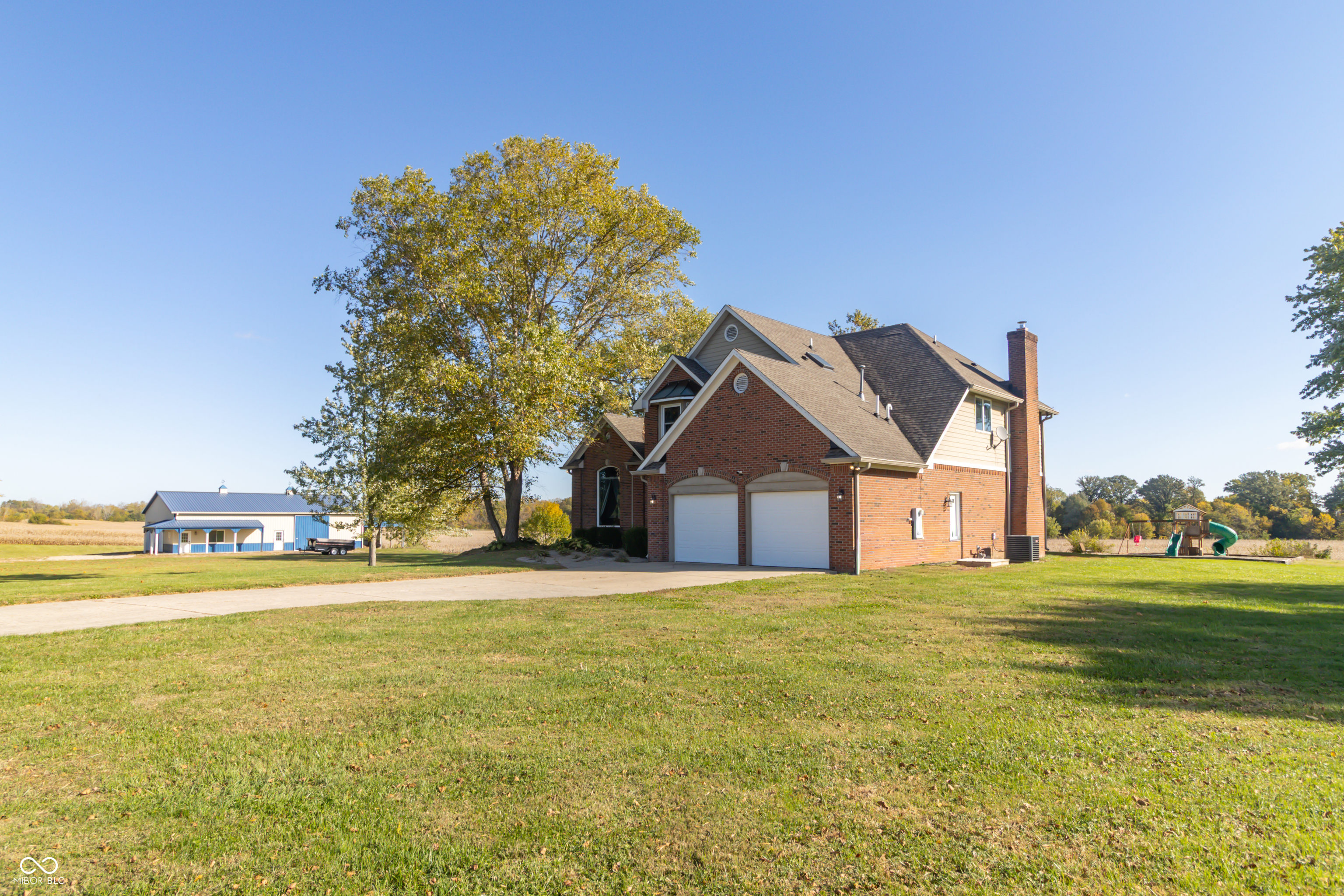 10686 North Division Road Fountaintown, IN 46130 - Photo 2 of 49