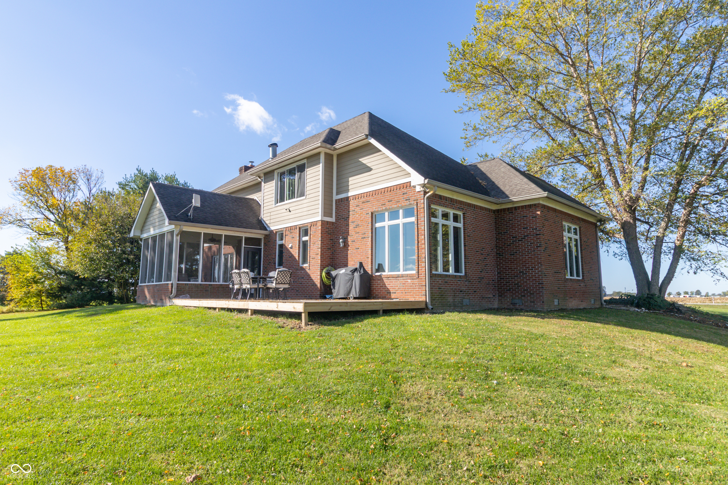 10686 North Division Road Fountaintown, IN 46130 - Photo 4 of 49