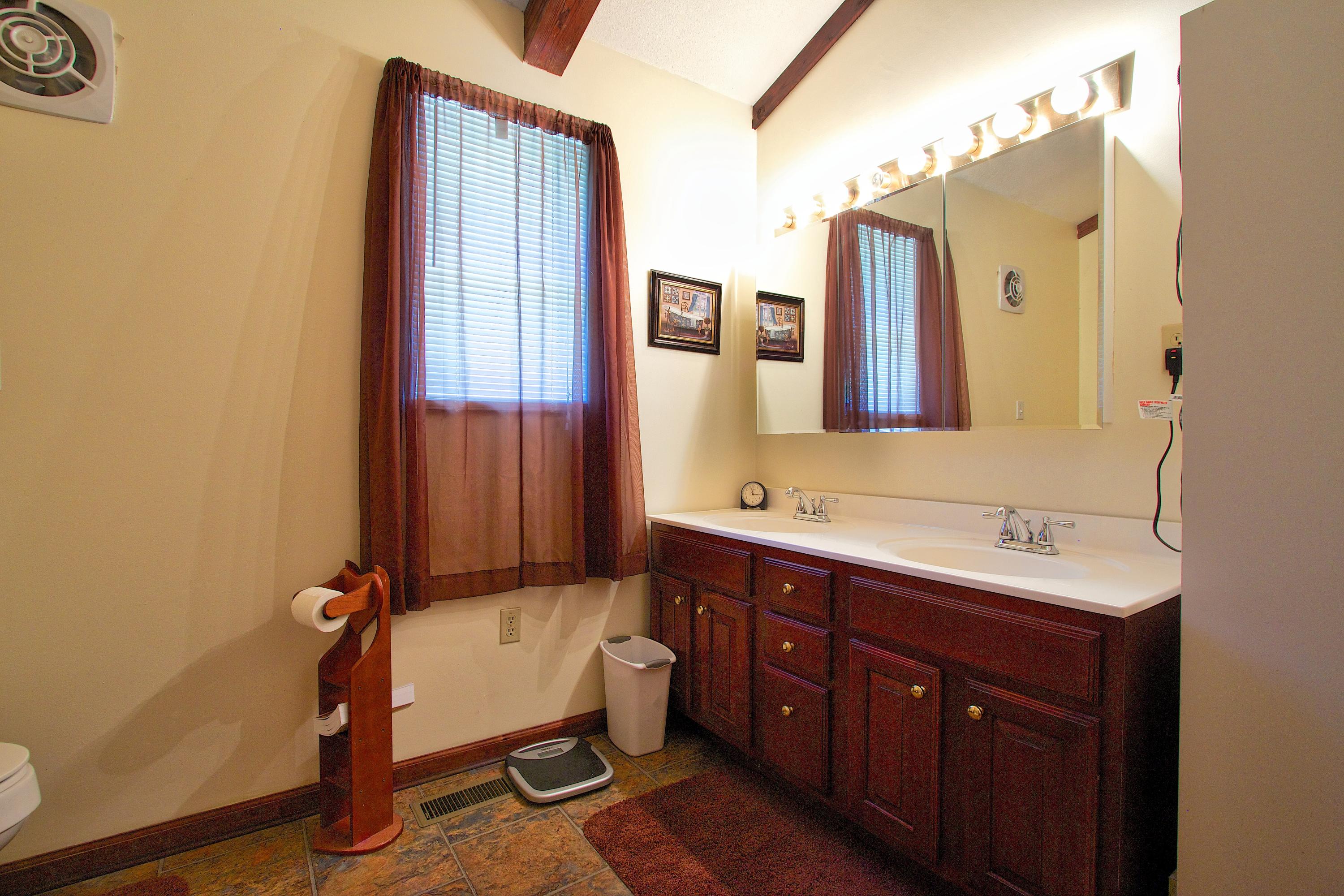 5939 Roanoke Road Shawsville, VA 24162 - Photo 16 of 24 5939 Roanoke Road 3322