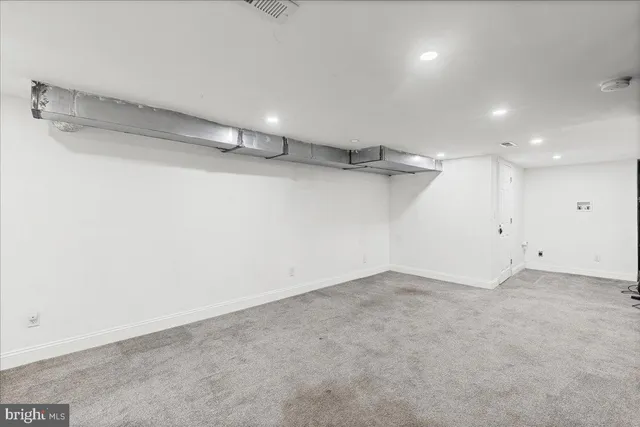 an empty room with a empty space