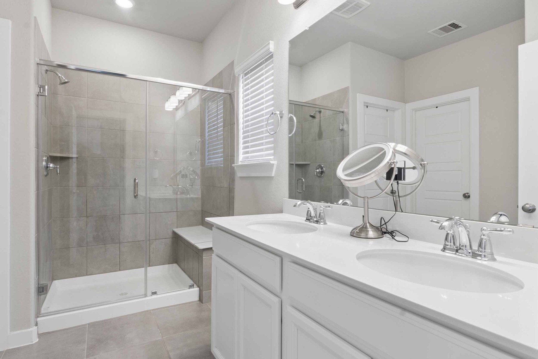 8519 Rising Strm Drive Houston, TX 77063 - Photo 16 of 32 Gallery Image 16