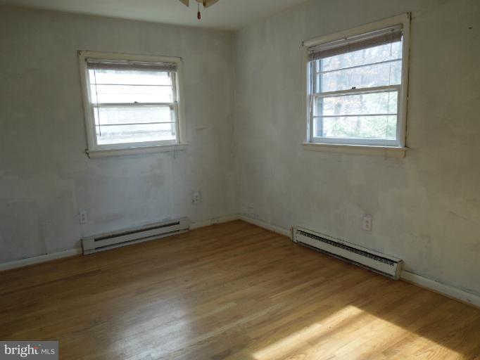 953 Pine Grove Road Bluemont, VA 20135 - Photo 22 of 25 an empty room with a window