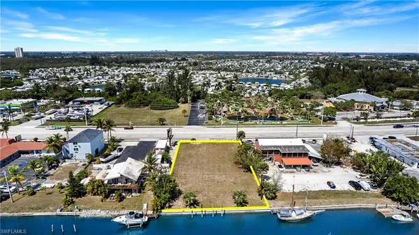 $999,949 | 17721 San Carlos Boulevard, Fort Myers Beach, FL 33931