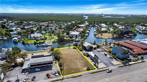 $999,949 | 17721 San Carlos Boulevard, Fort Myers Beach, FL 33931