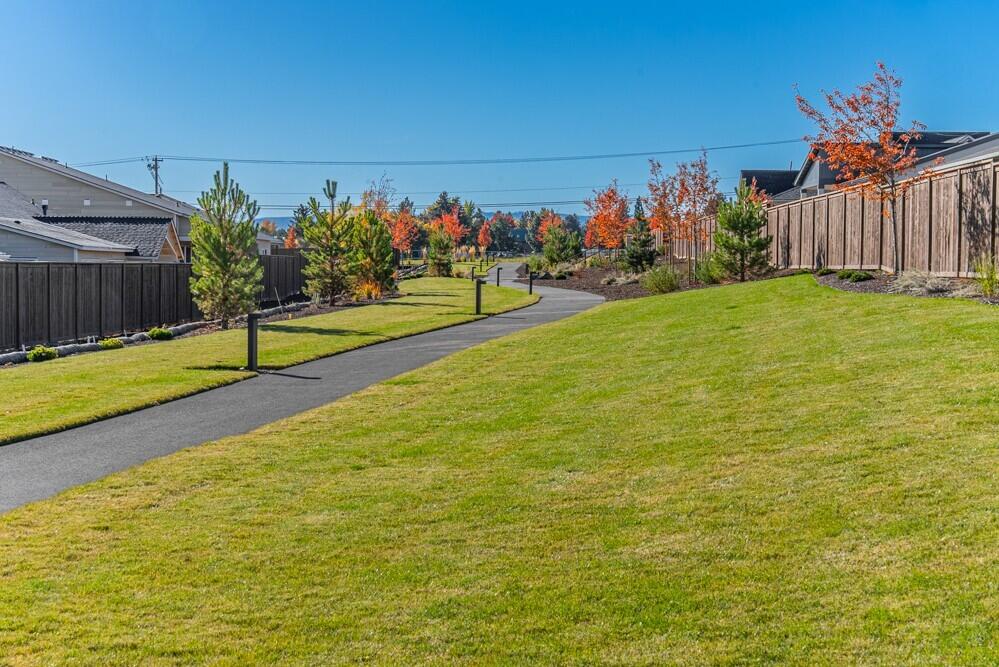 3915 Northeast Oakside Loop Bend, OR 97701 - Photo 21 of 27 a view of a terrace