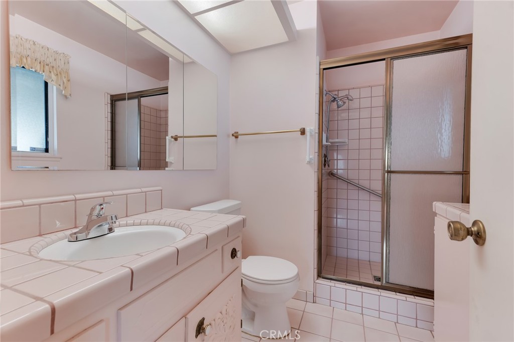 2125 Ecroyd Avenue Simi Valley, CA 93063 - Photo 8 of 23 Primary Bathroom