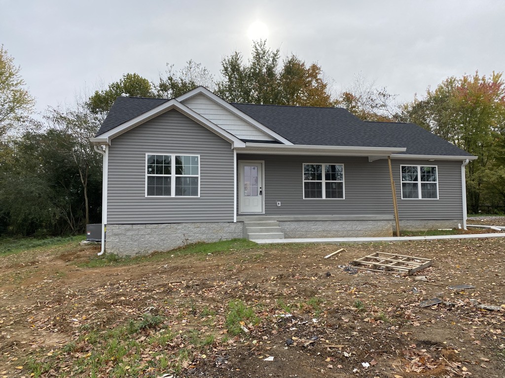 105 Switchboard Road Portland, TN 37148 - Photo 1 of 6 a view of a house with a yard
