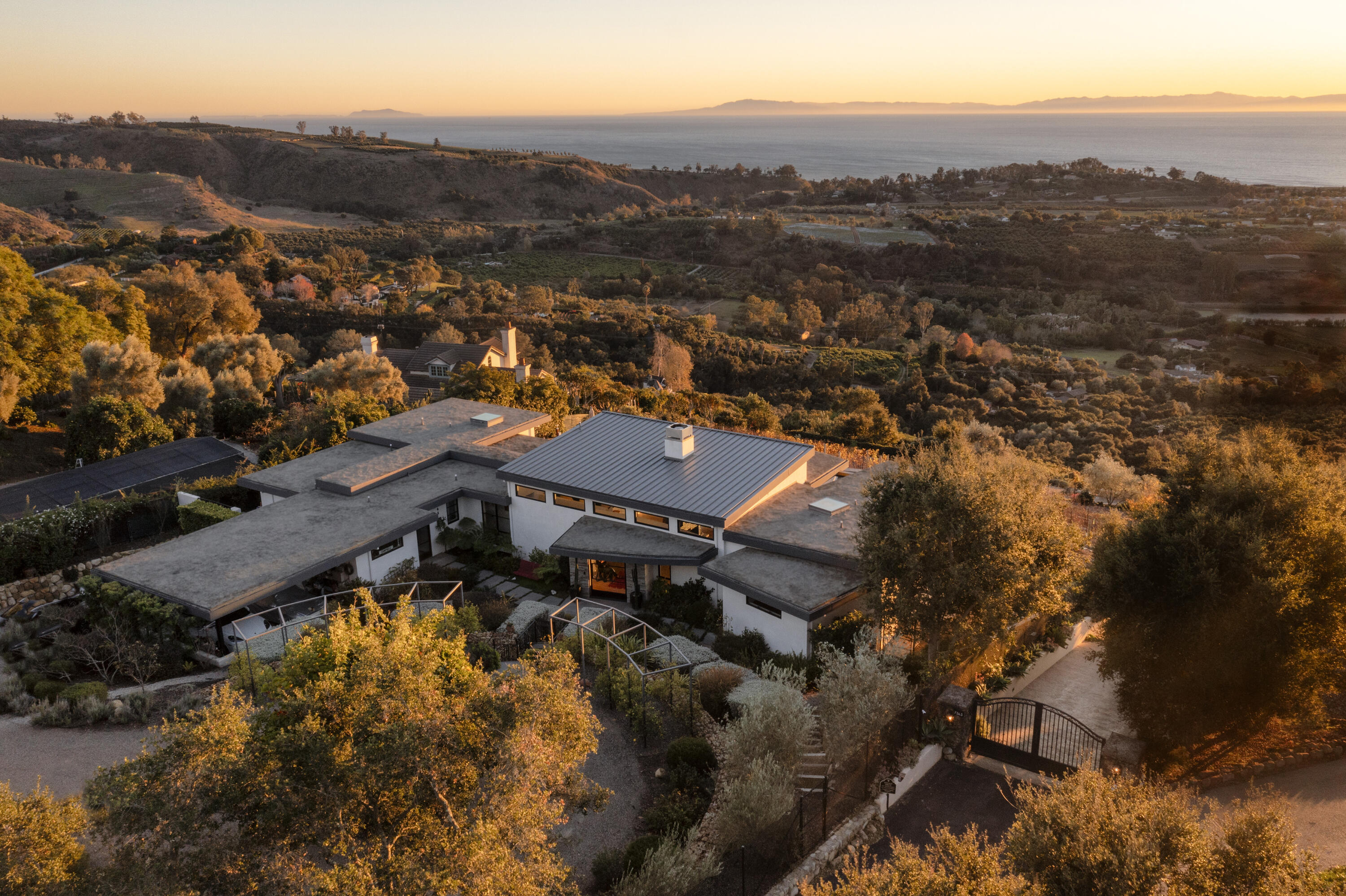 7373 Shepard Mesa Road Carpinteria, CA 93013 - Photo 2 of 25 South Aerial