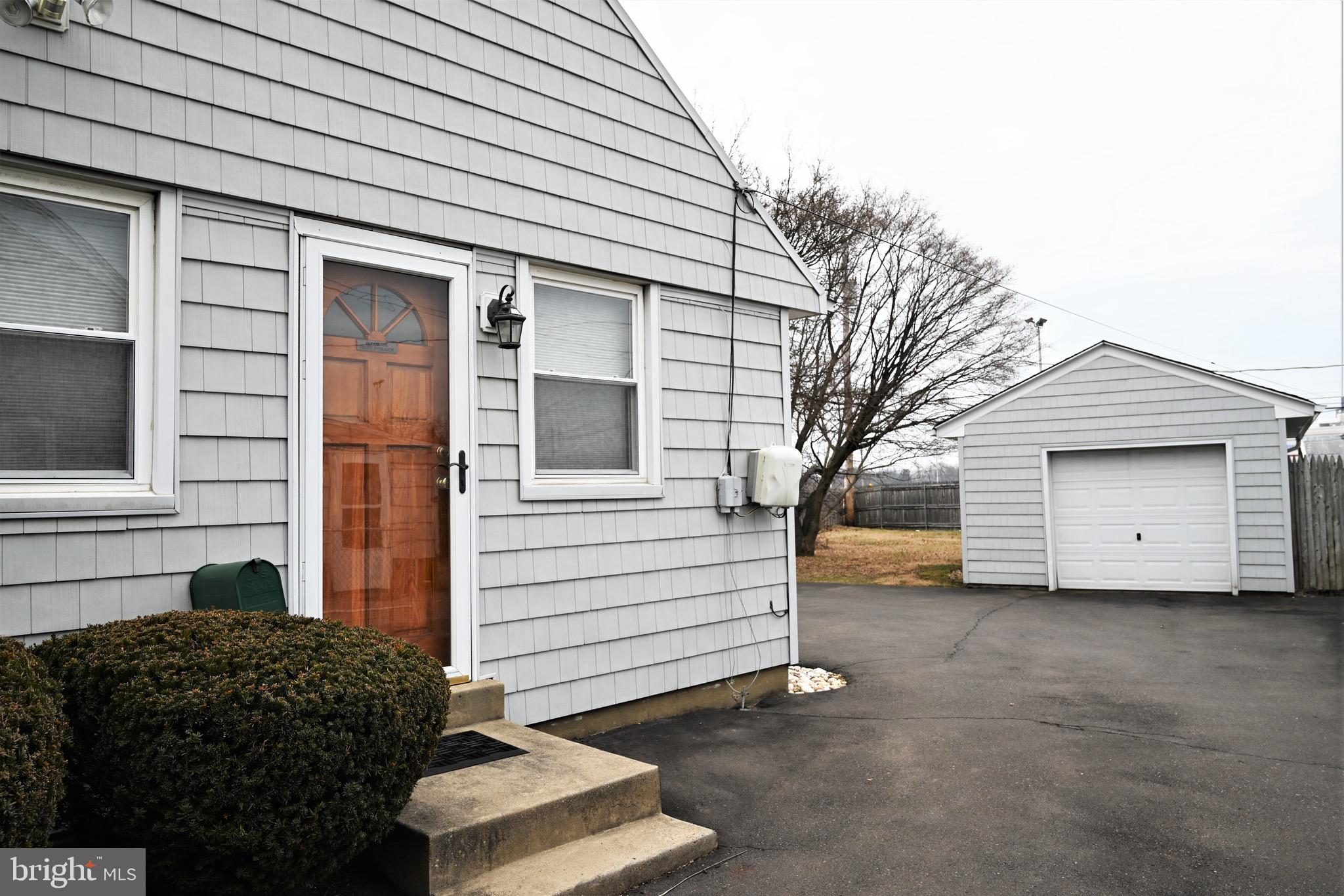 9443 Academy Road Philadelphia, PA 19114 - Photo 4 of 30 Gallery Image 4