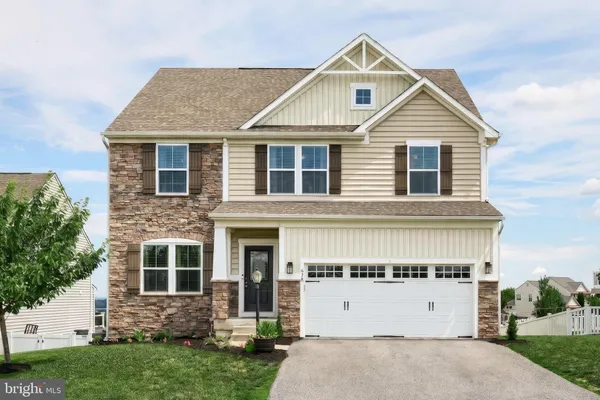 $525,000 | 638 West Ore Street, Seven Valleys, PA 17360