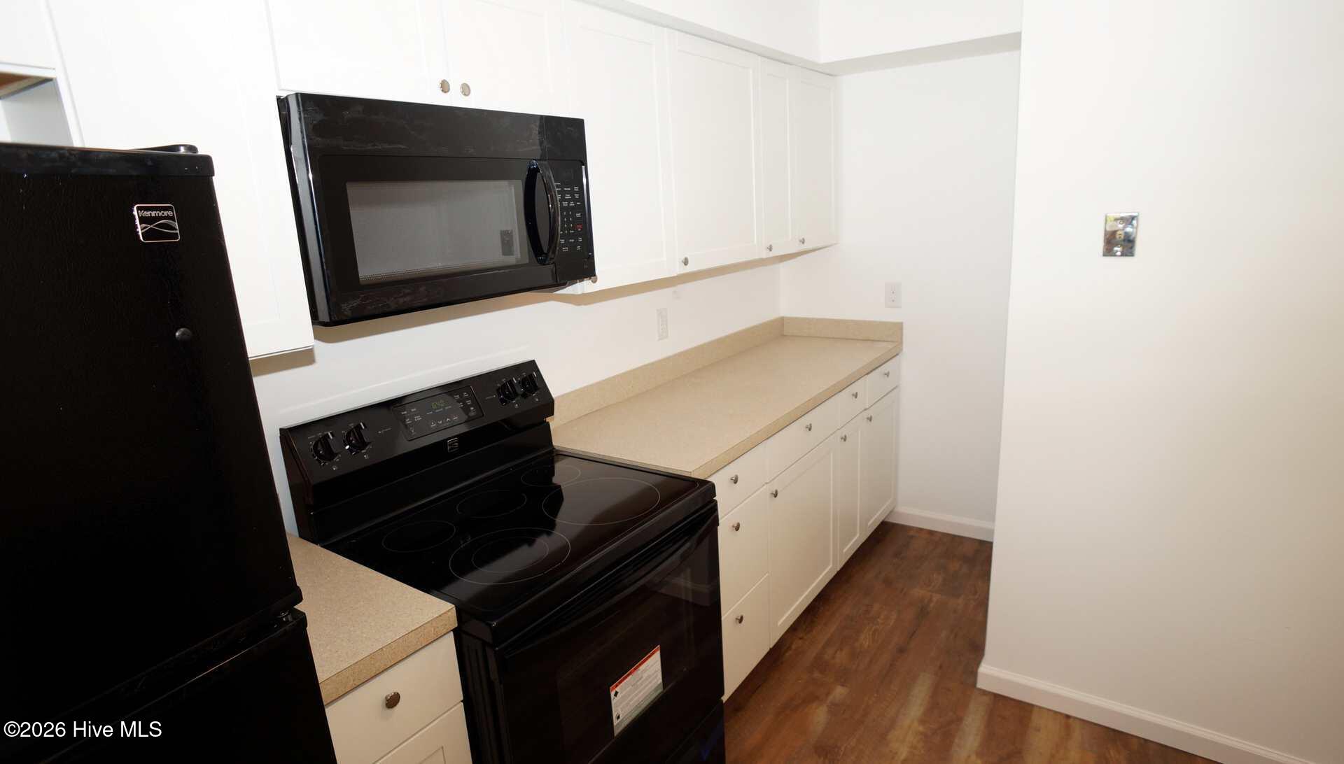142 Quarterdeck New Bern, NC 28562 - Photo 10 of 19 Kitchen