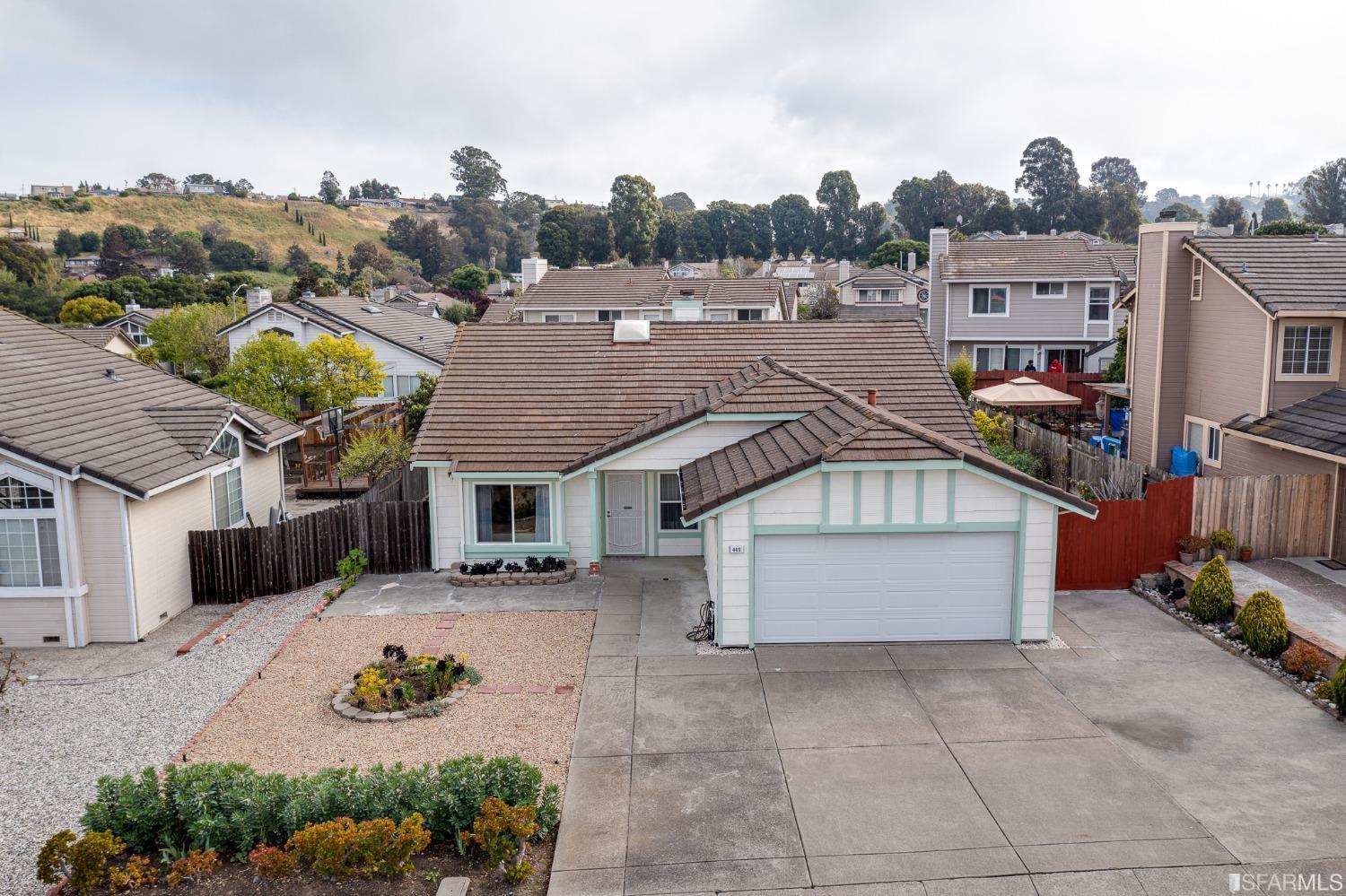 449 Limerick Road Pinole, CA 94564 - Photo 2 of 19
