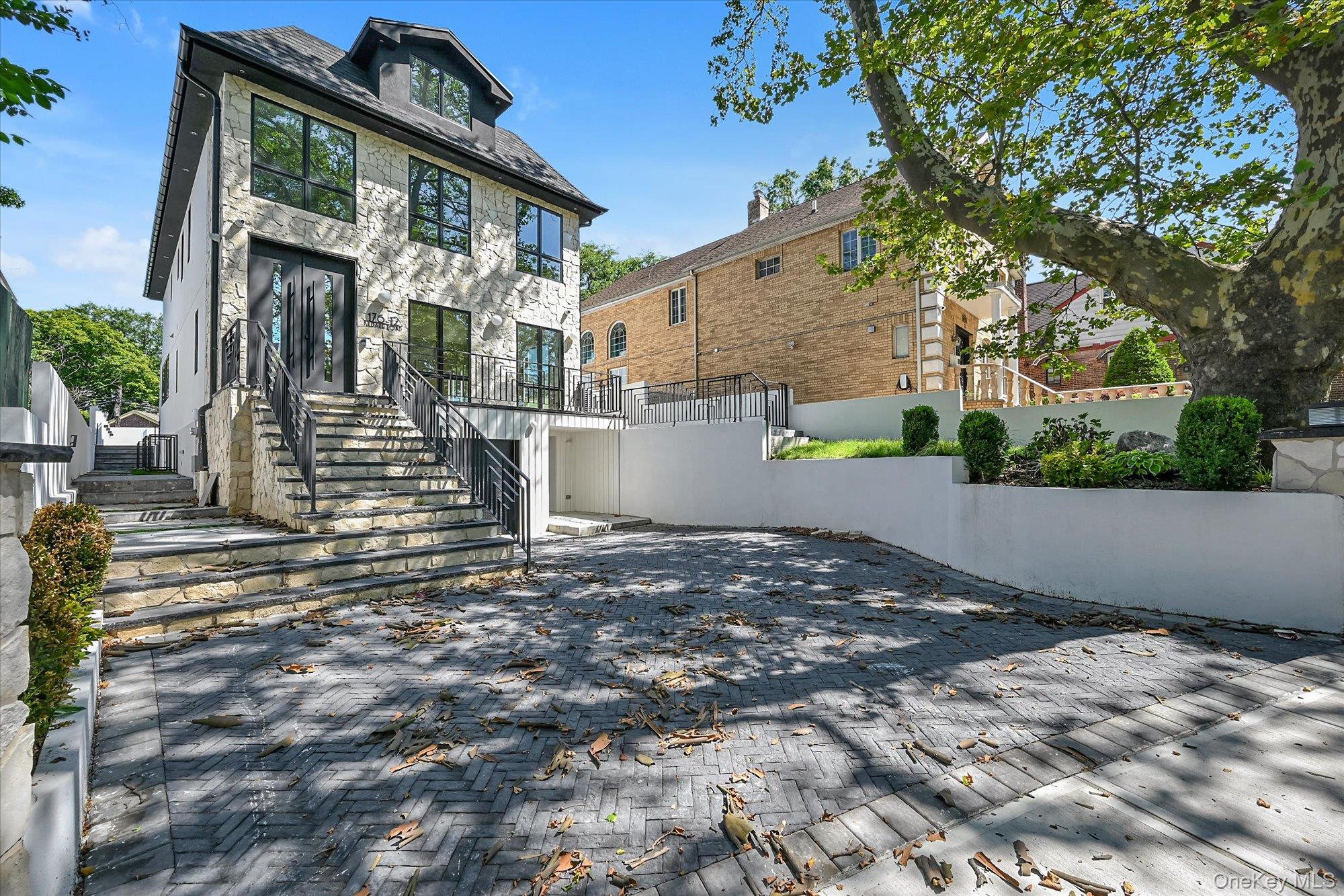 176-12 Kildare Road Queens, NY 11432 - Photo 2 of 36