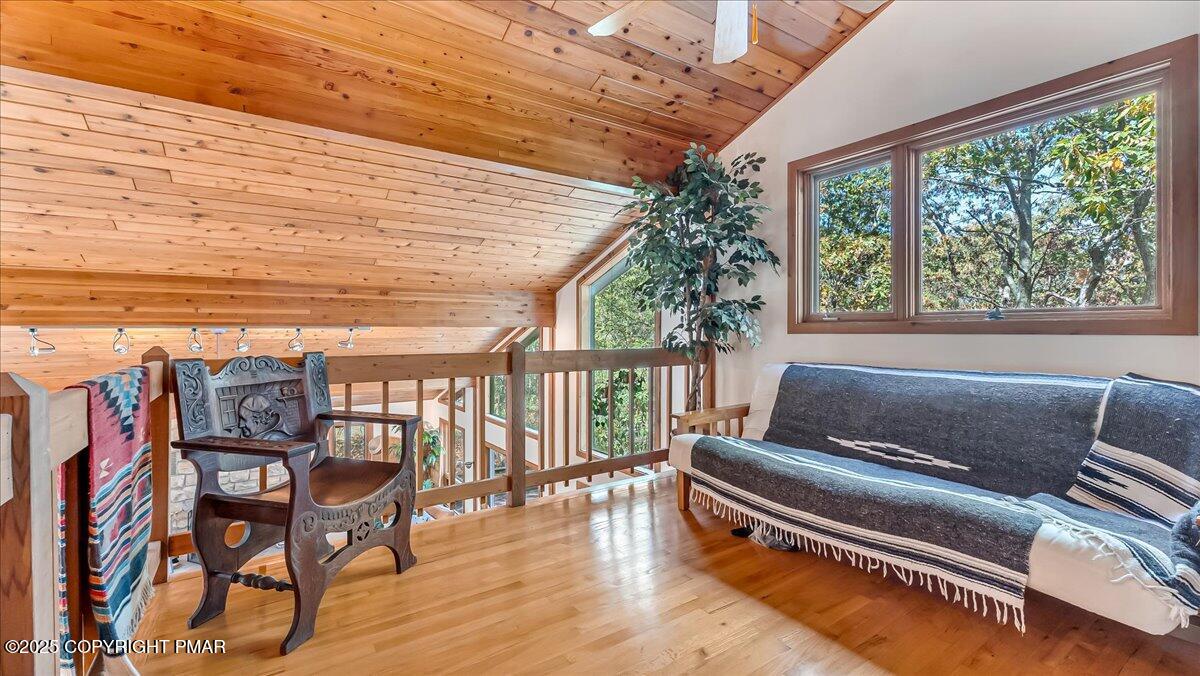 297 Forest Drive Canadensis, PA 18325 - Photo 27 of 58 a living room with furniture